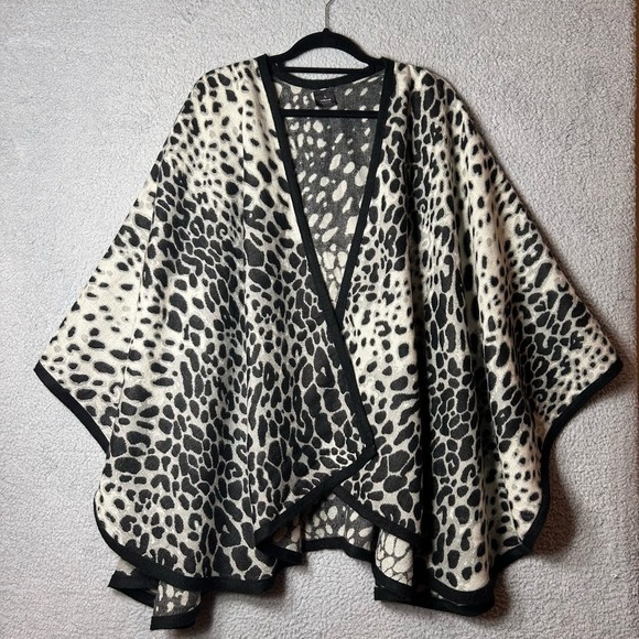 V.Fraas‎ Poncho Womens OS Black Cream Leopard Print Poncho Wrap - Picture 1 of 7